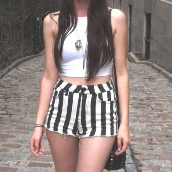 2 FOR $15 BDG High Rise Stripped Shorts - Picture 16 of 16